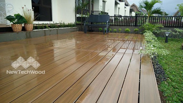 simple water cleaning is good for composite decks