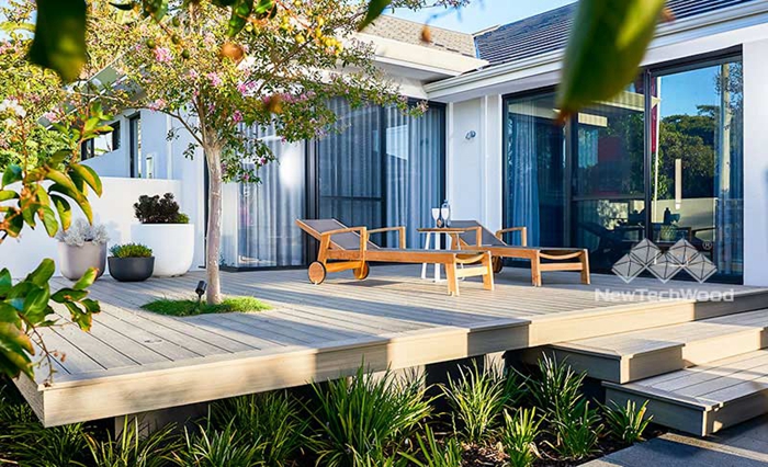 use composite deck to build a back yard living space